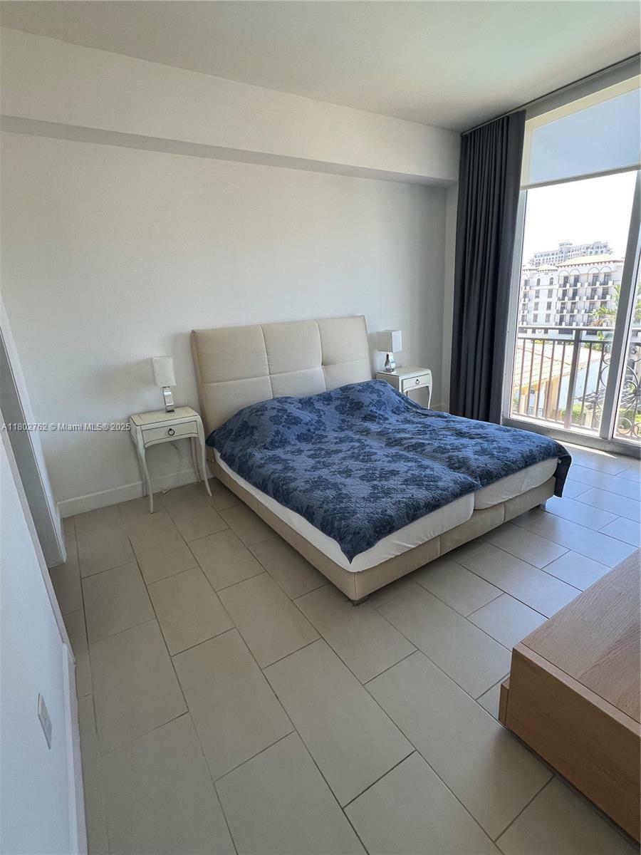 Property Photo: 1607 Ponce De Leon Blvd 8B FL 33134