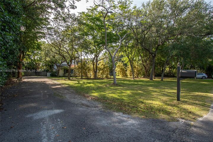 Property Photo:  10900 SW 90th Ave  FL 33176