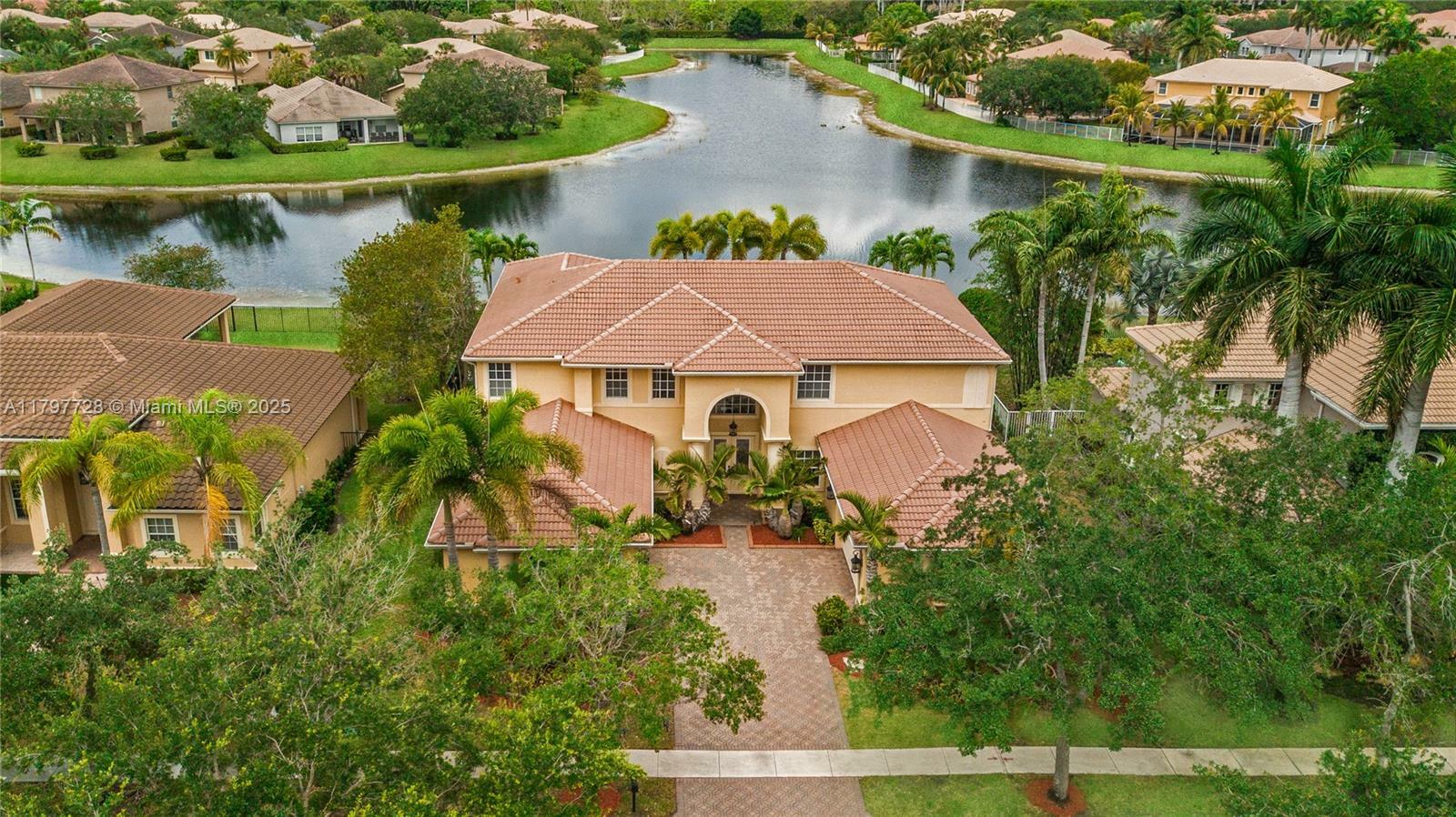 Property Photo: 3837 E Coquina Way FL 33332
