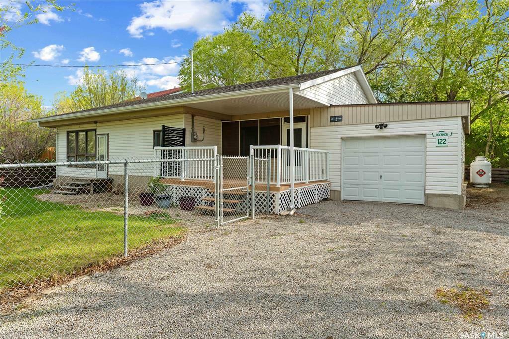 Property Photo: 122 Lakeshore Drive SK S0G 4L0