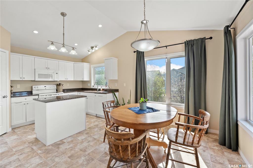 Property Photo: 1210 Rempel Crescent SK S7T 0M2