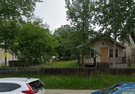 Property Photo: 1234 Victoria Avenue SK S4P 0N9