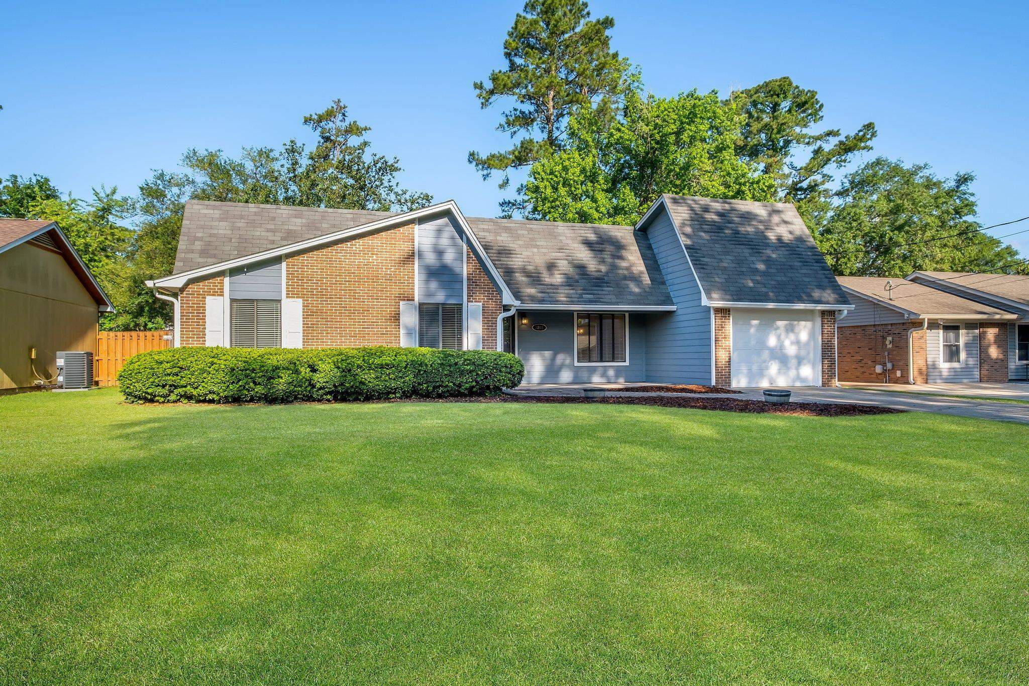 Property Photo: 3268 Garcia Drive FL 32309