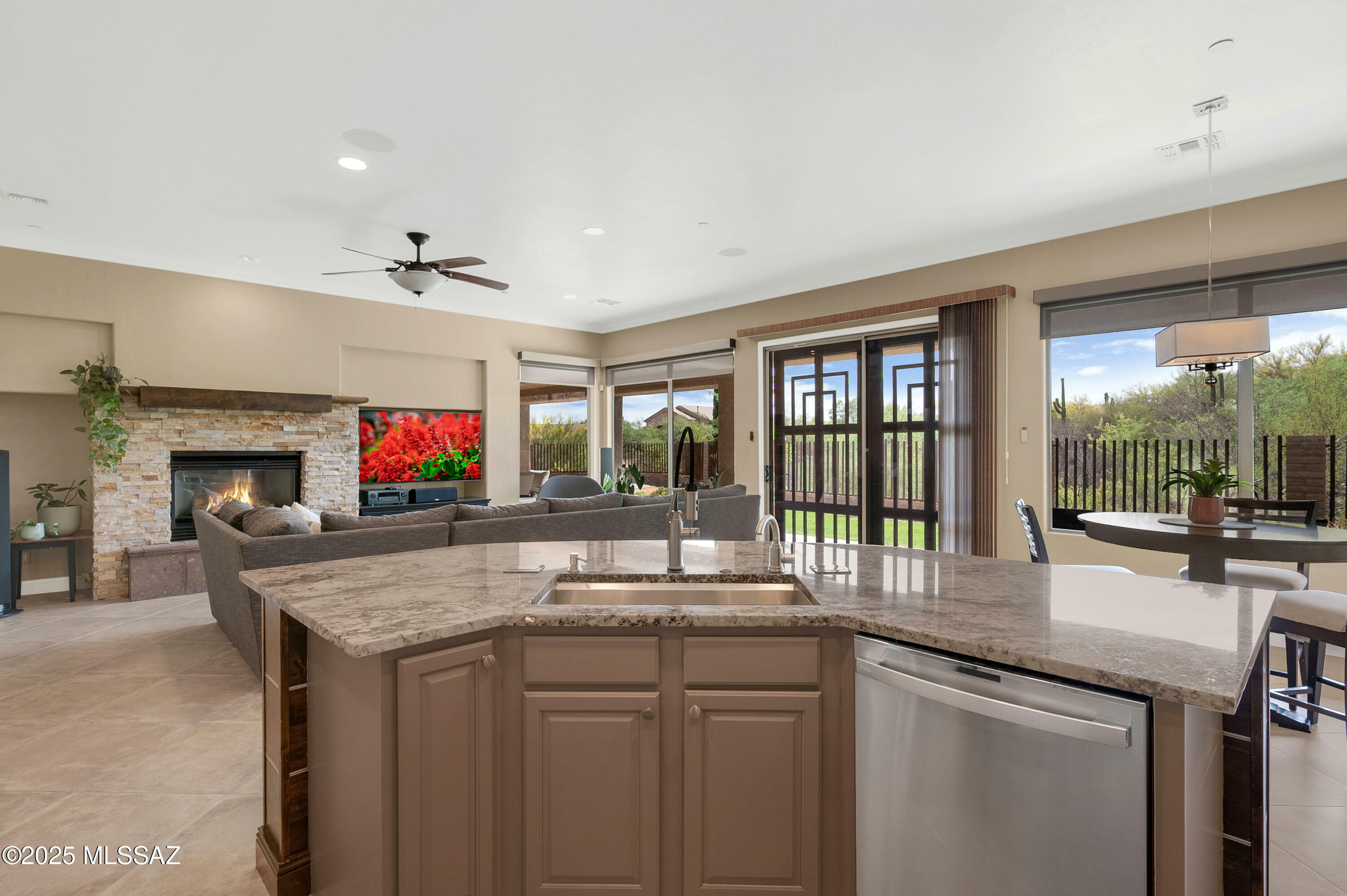 Property Photo: 1808 W Quartz Rock Place AZ 85737