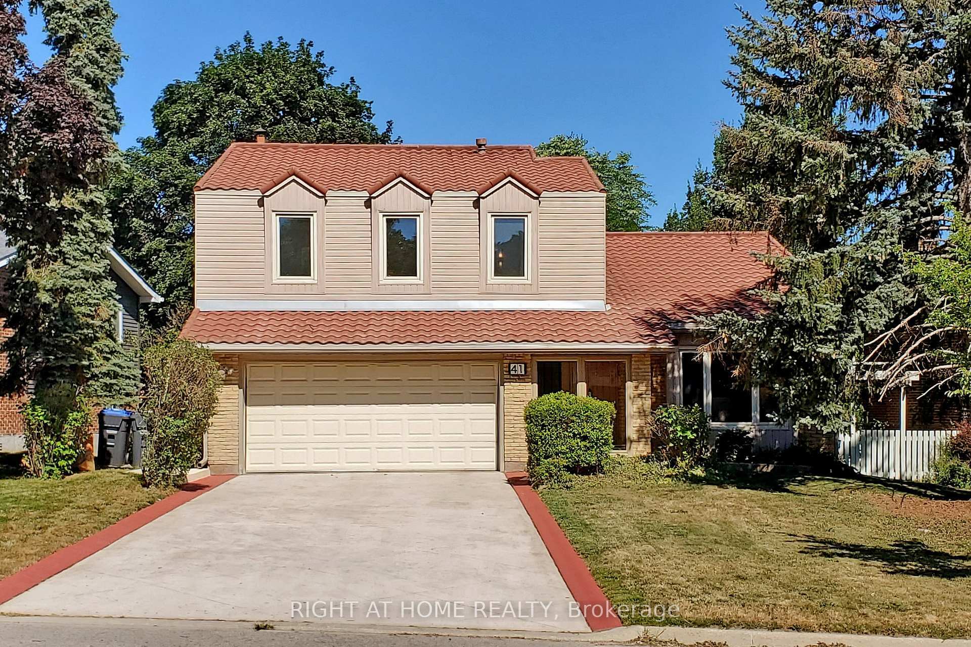Property Photo:  41 Mansfield Street  ON L6S 2X8 