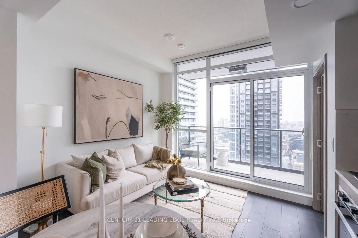 Property Photo: 38 Widmer Street 4309 ON M5V 0P7