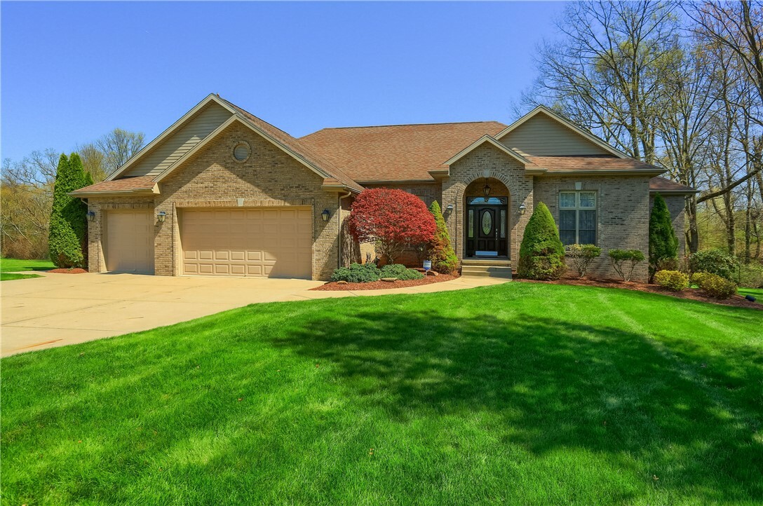 Property Photo: 609 Tara Court PA 16056