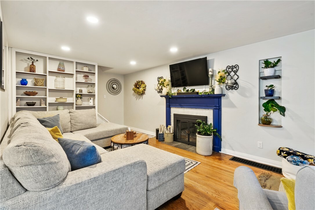 Property Photo: 1009 Connor Rd PA 15234