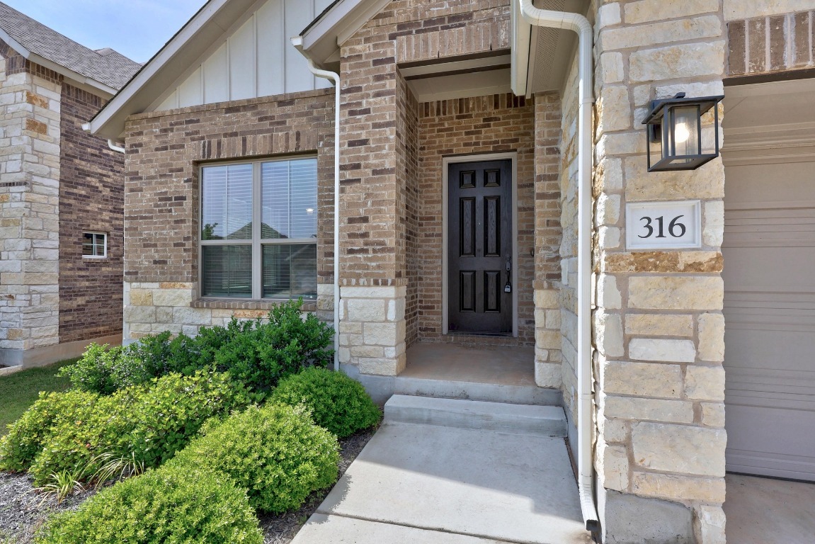 Property Photo: 316 Barrel Bend TX 78628