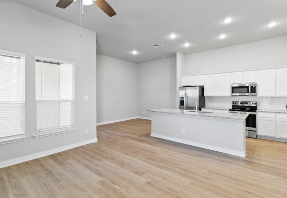 Property Photo: 735 Staglin Street B TX 78610