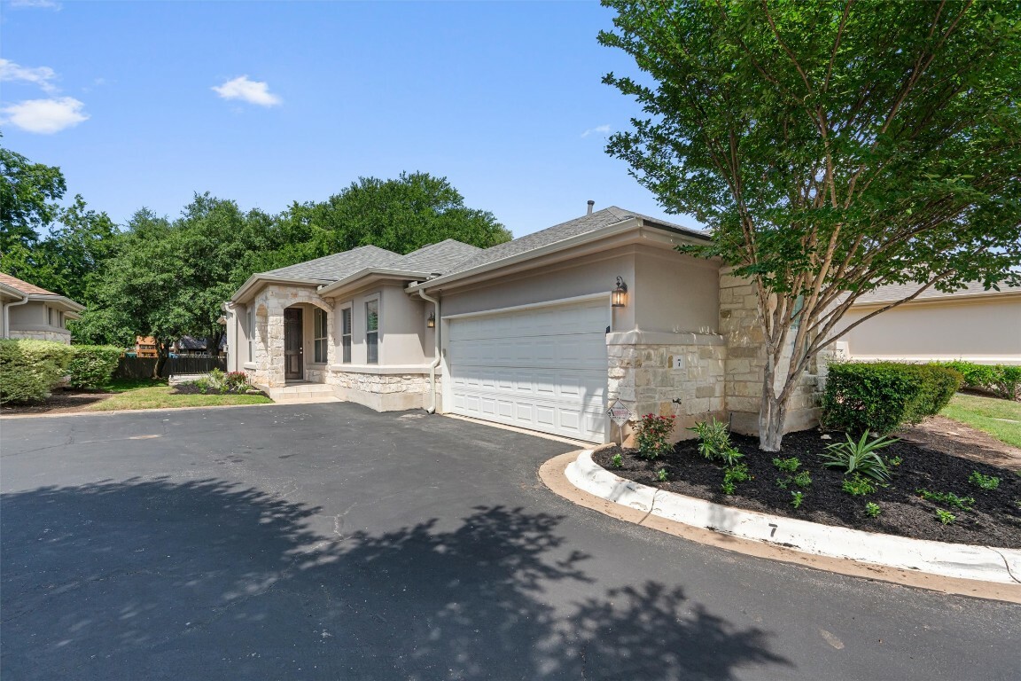 Property Photo: 11558 Spicewood Parkway 7 TX 78750