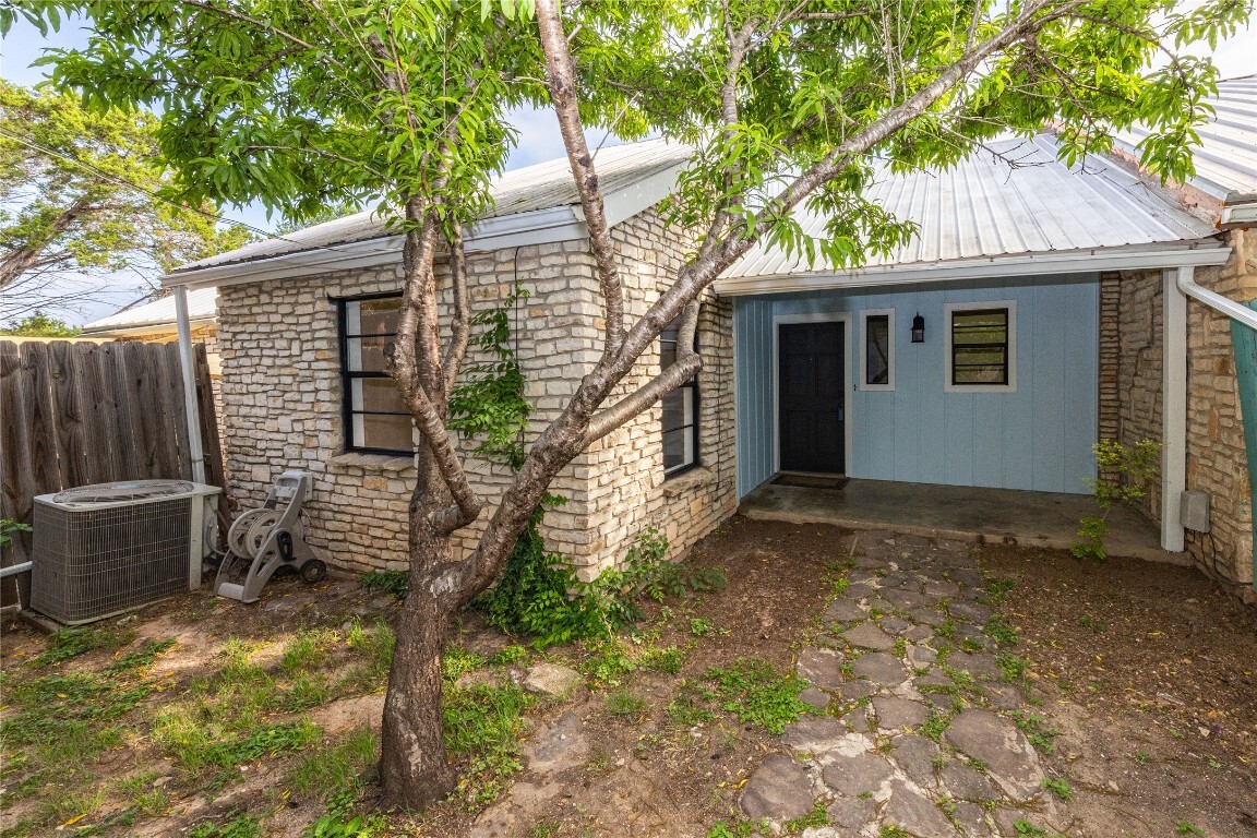 Property Photo: 110 Shady Bluff Court TX 78676