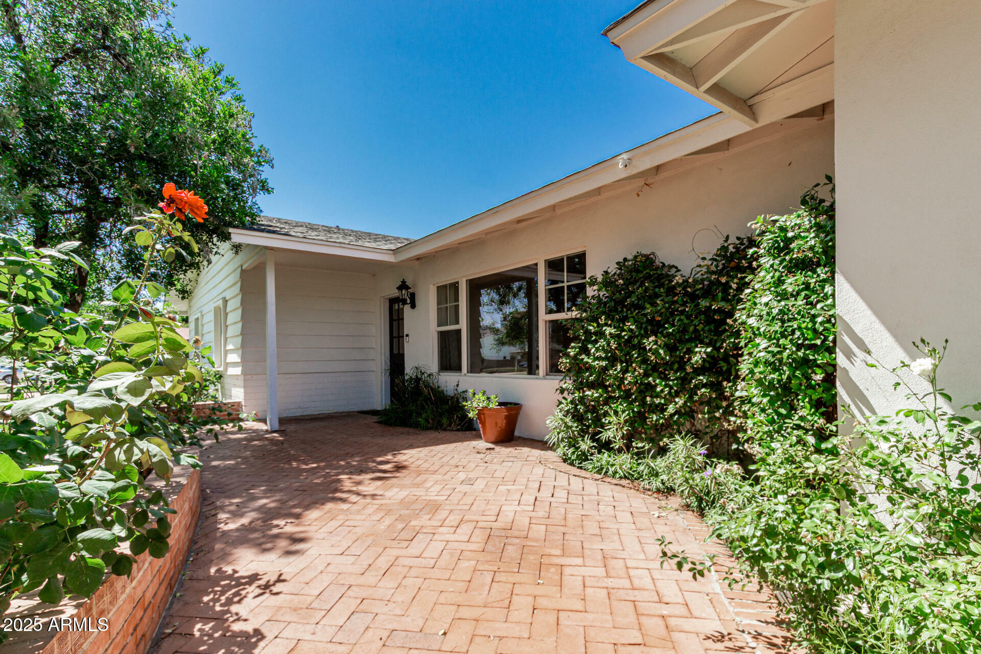 Property Photo: 5118 E Mulberry Drive AZ 85018