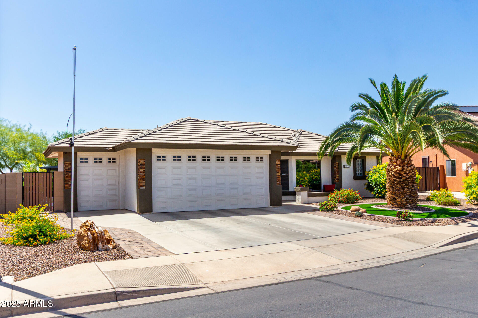 Property Photo: 2910 S Olivewood -- AZ 85212