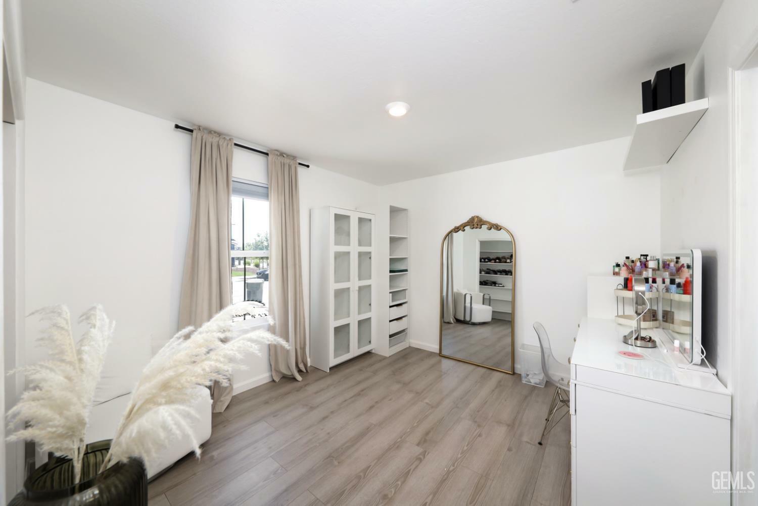 Property Photo: 6028 Bogart Drive CA 93313