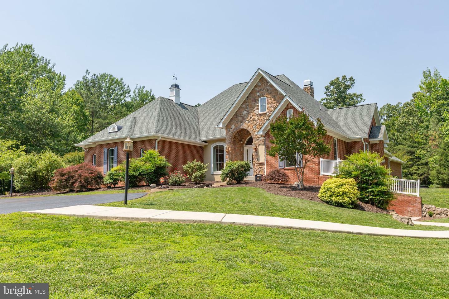 Property Photo: 18134 Green Boulevard VA 22485