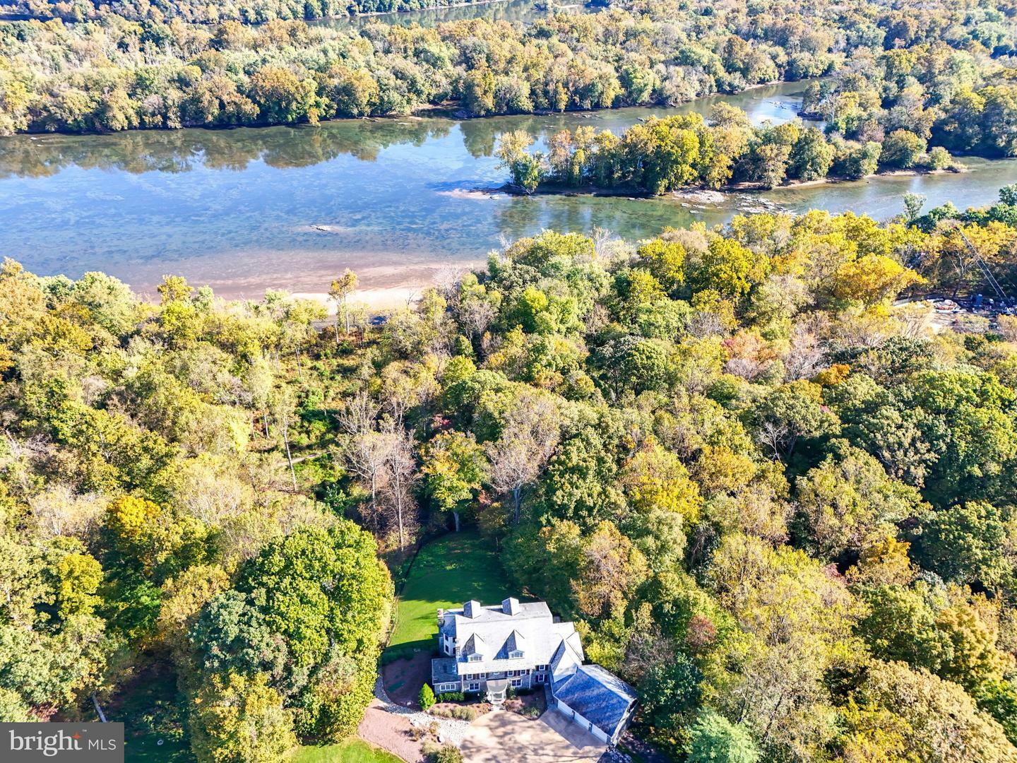 Property Photo: 9884 River Chase Way VA 22066