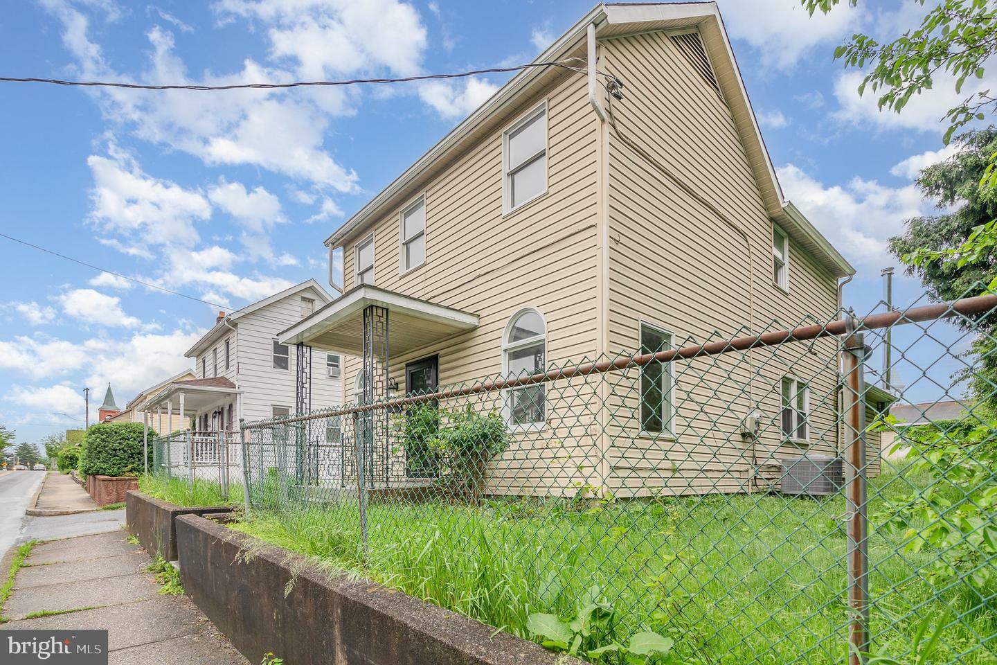 Property Photo:  2633 Canby Street  PA 17103 