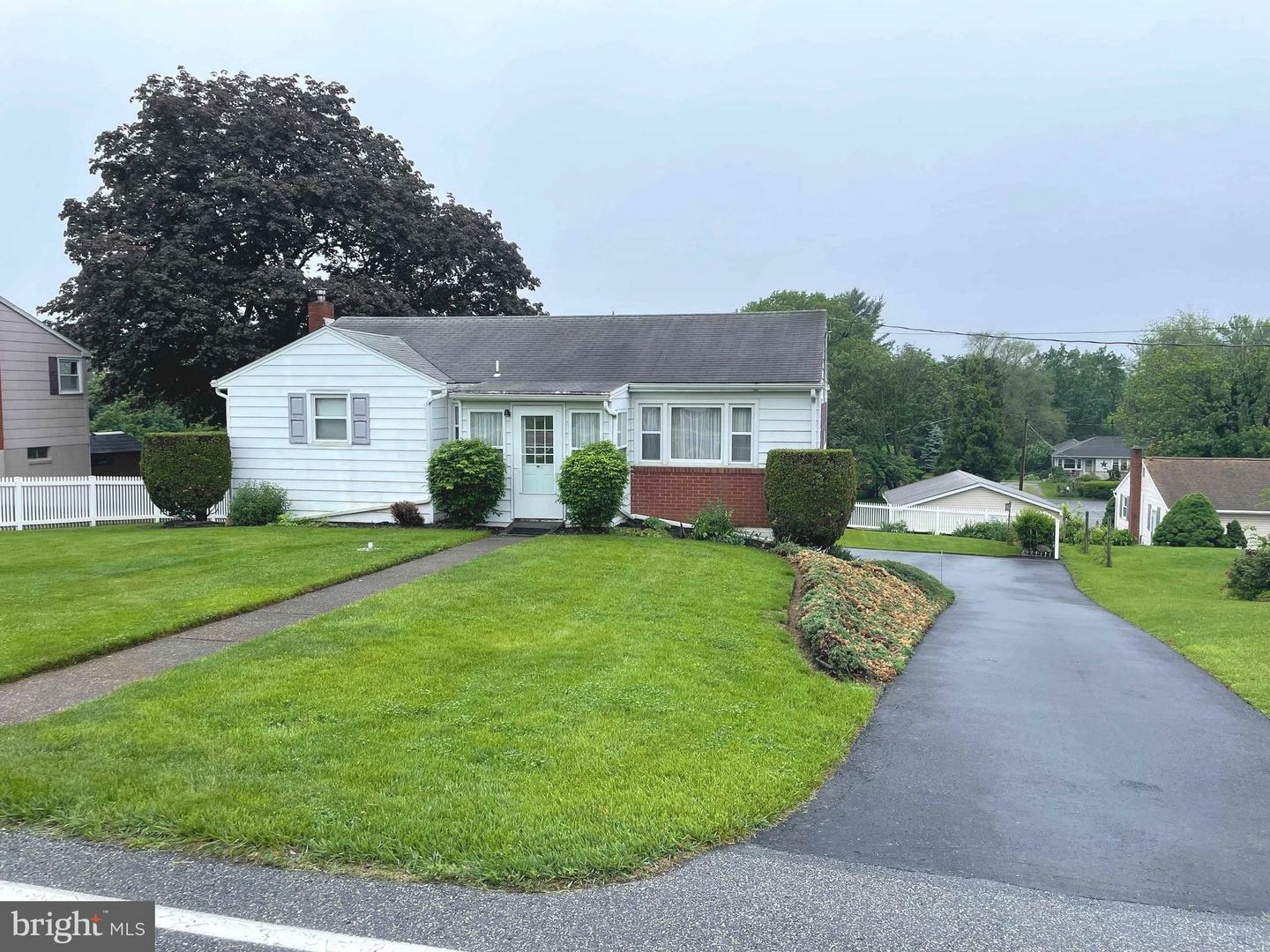6421 Lyters Lane  Harrisburg PA 17111 photo