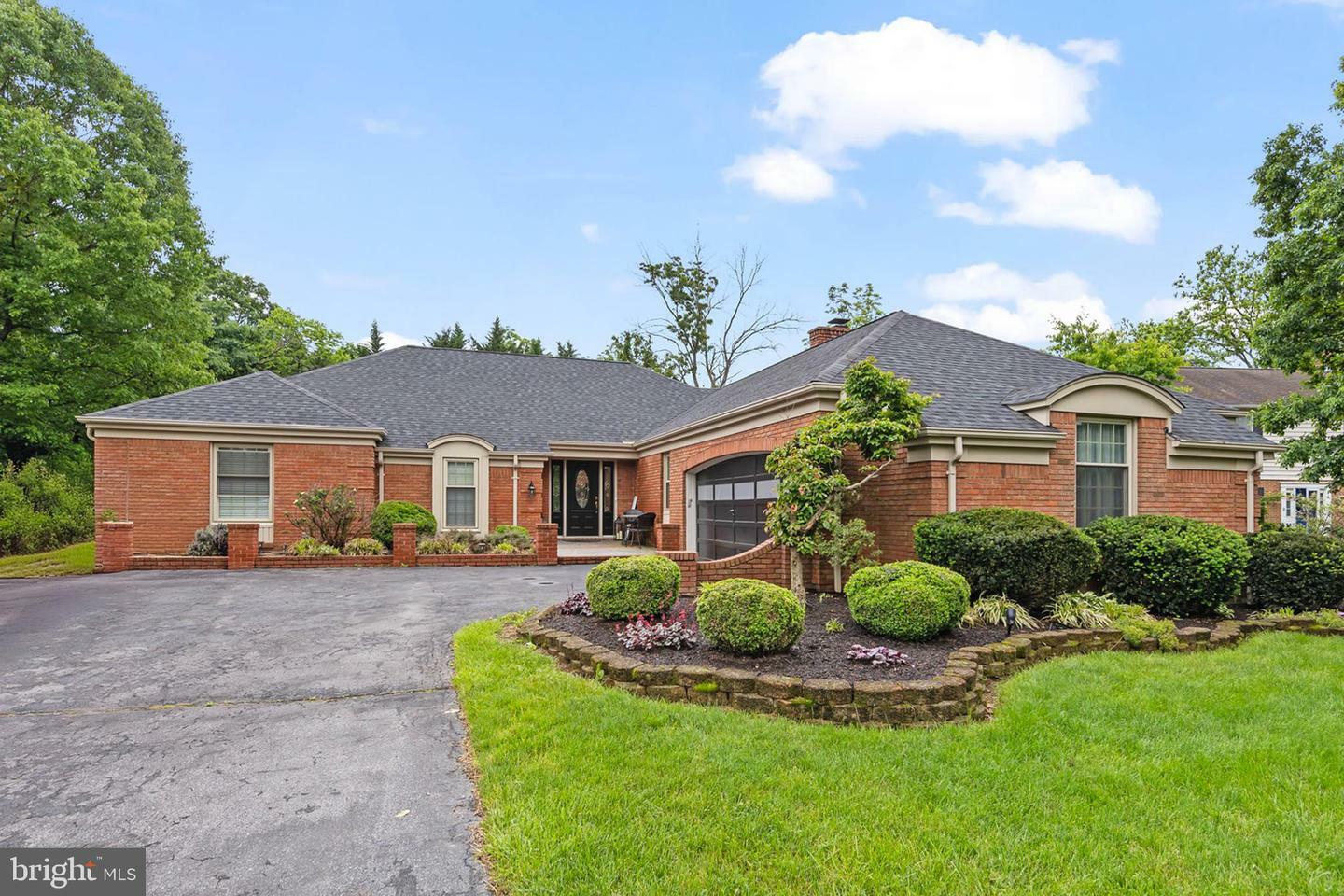 Property Photo: 115 Oak Ridge Lane VA 22602