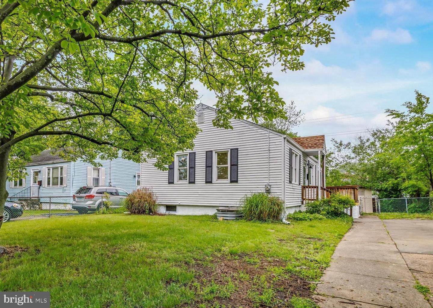 Property Photo:  653 N Evergreen Avenue  NJ 08096 