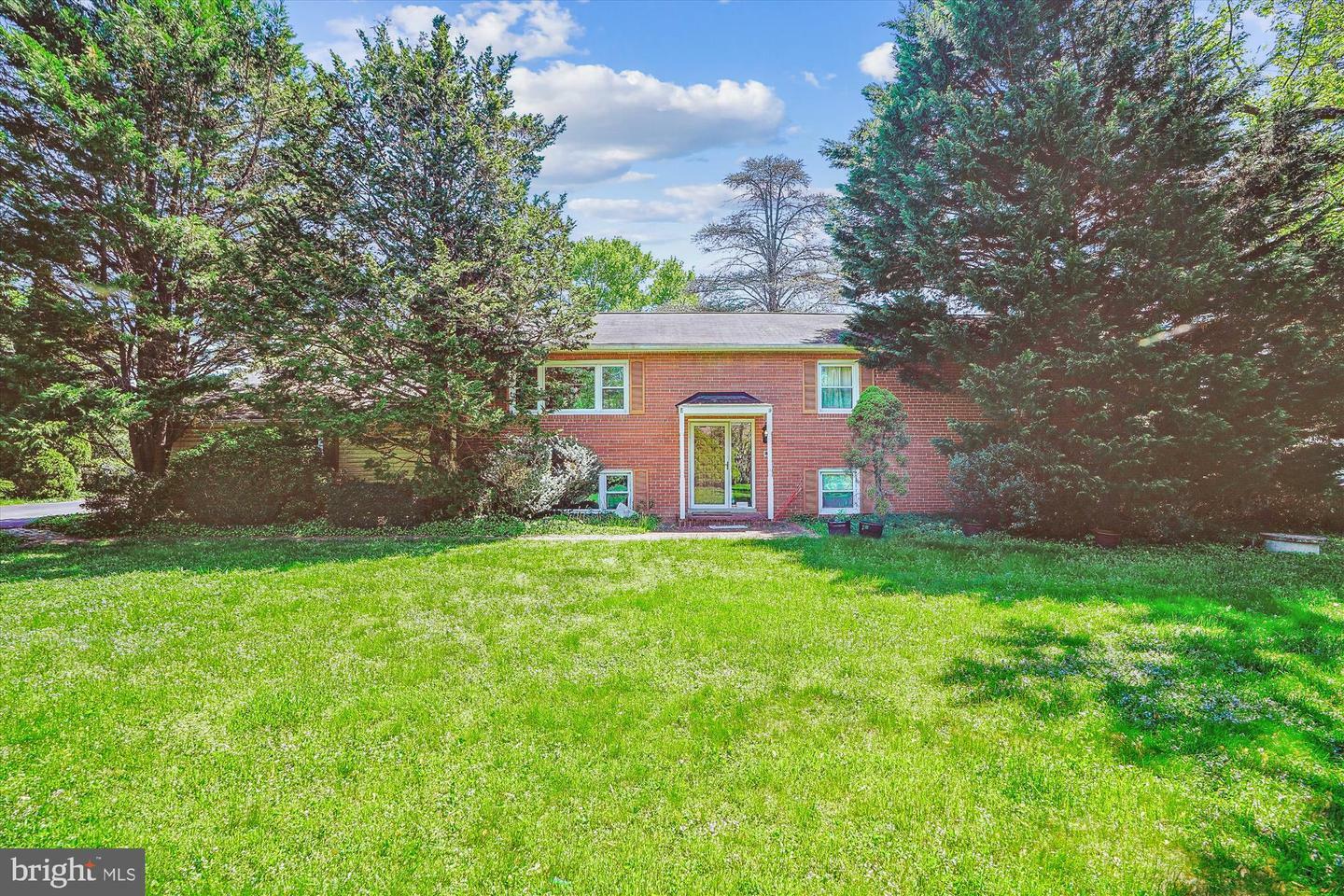 1805 McGuire Court  Vienna VA 22182 photo