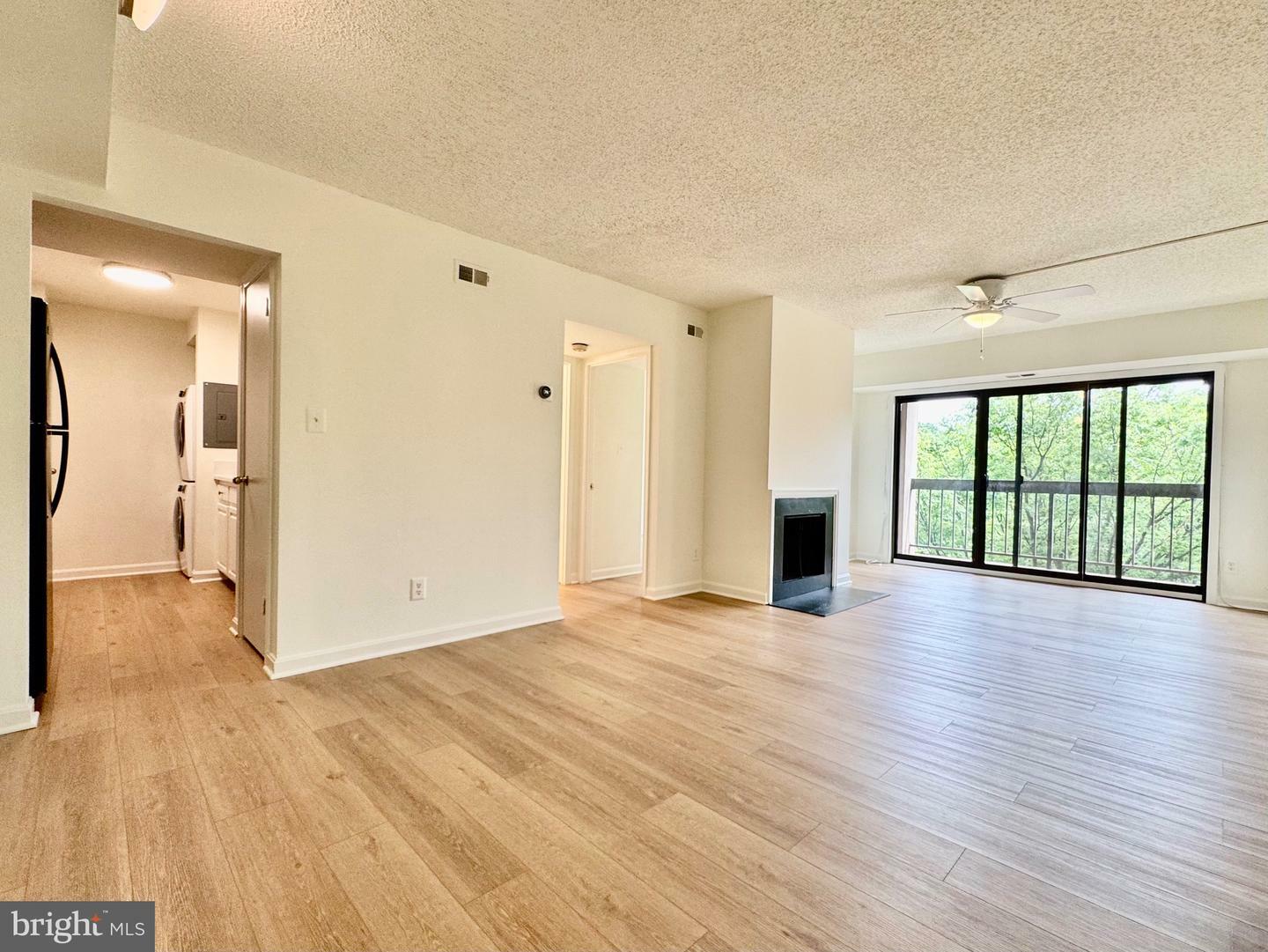 Property Photo: 805 N Howard Street 446 VA 22304