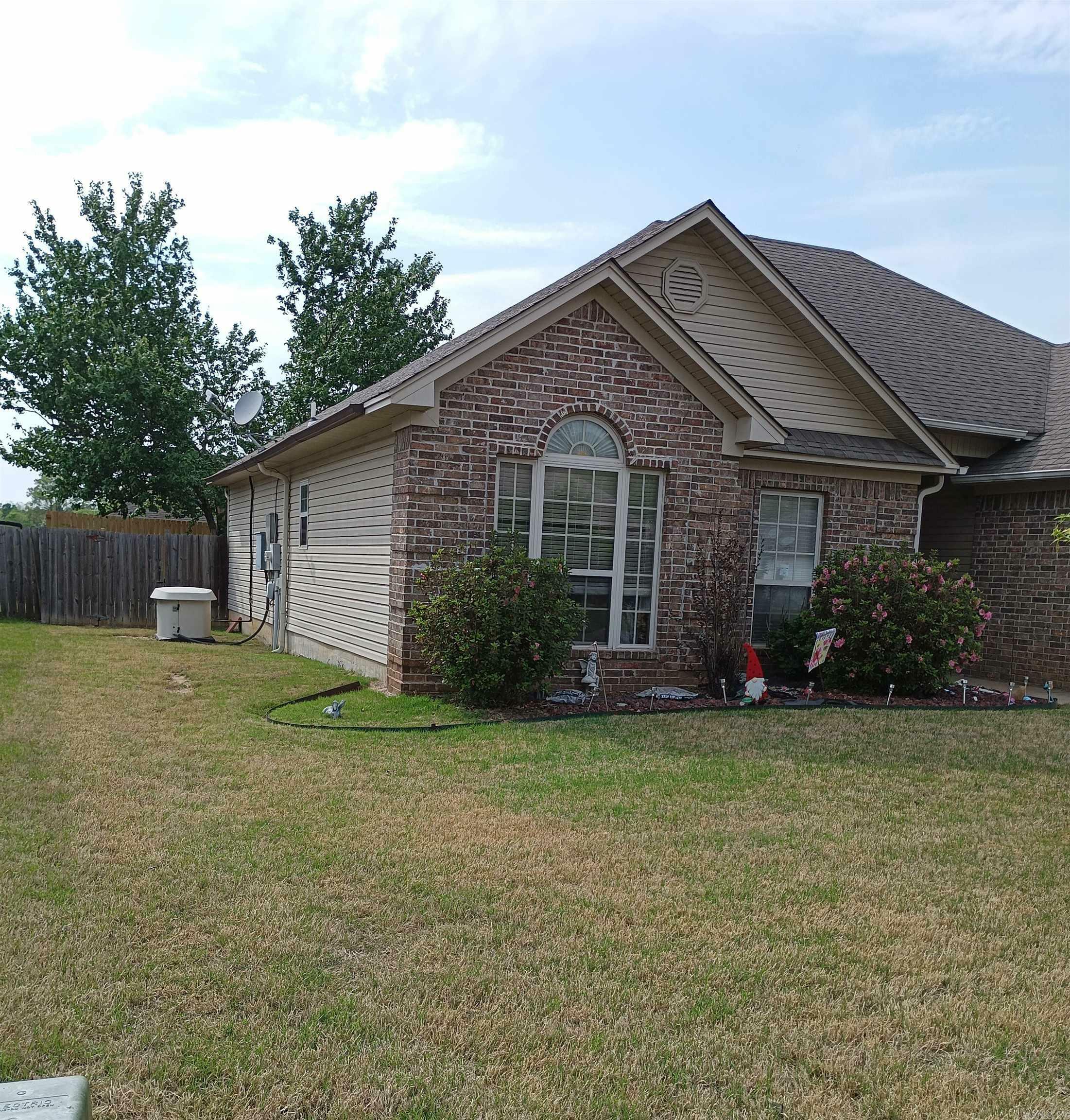 Property Photo: 3015 Longmeadow Drive AR 72022