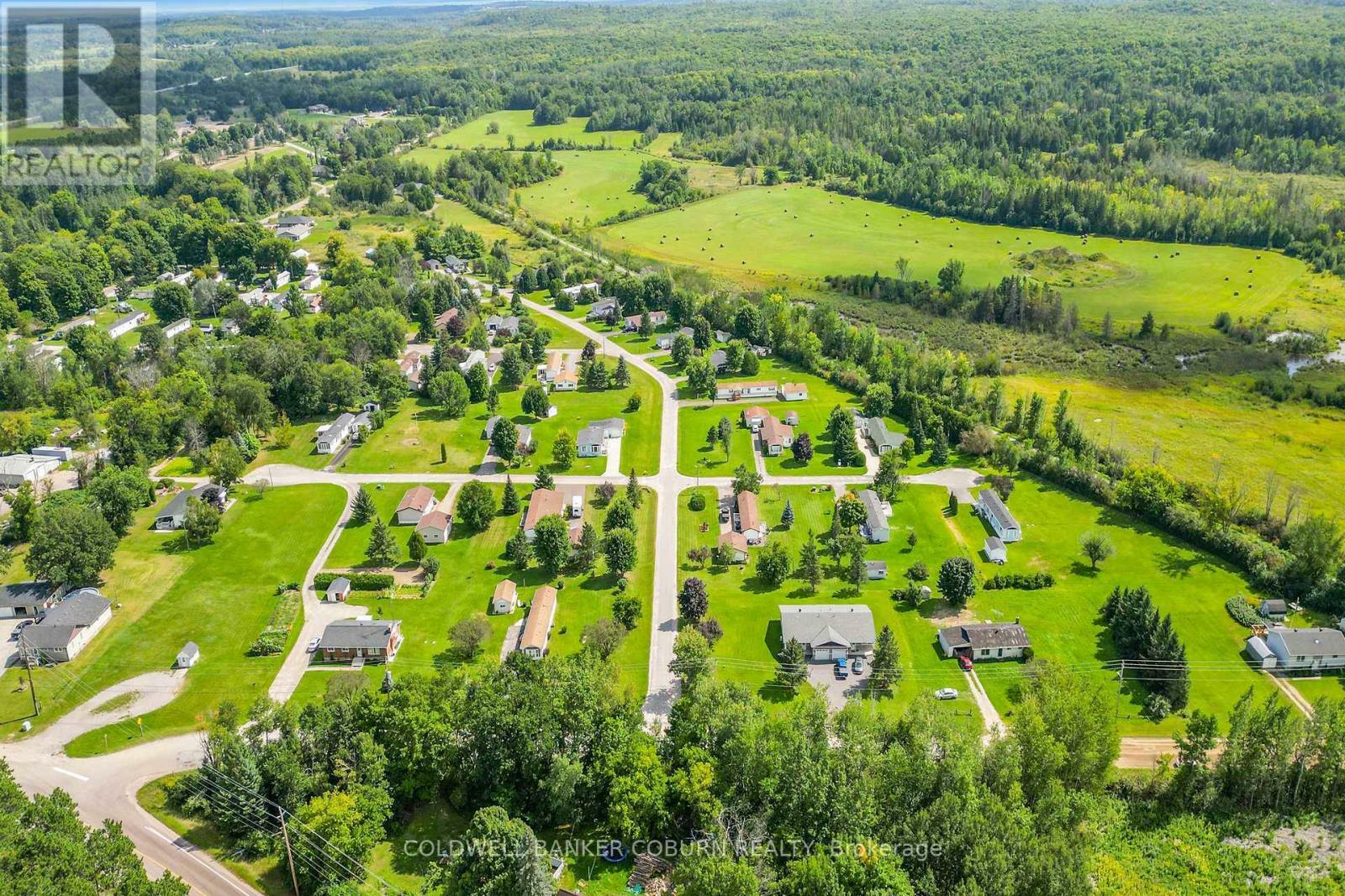 Property Photo:  65 Pleasant View Drive  ON K7V 0A5 