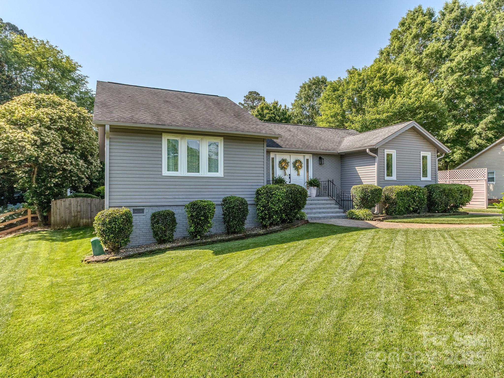 Property Photo: 214 Wilcrest Drive NC 28105