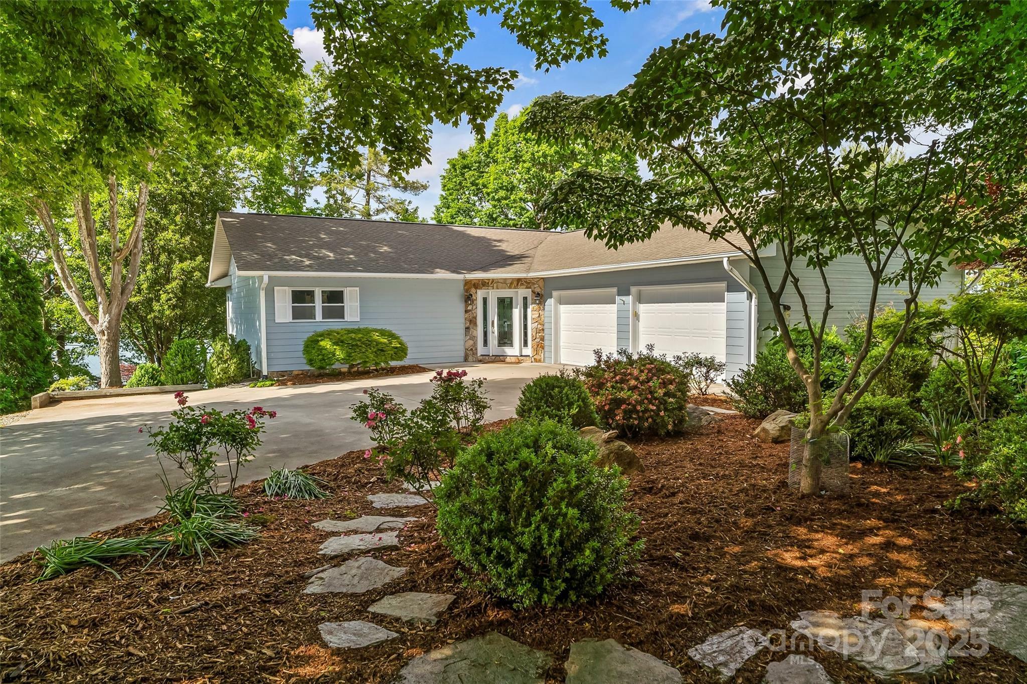 2218 Mallard Cove Drive  Nebo NC 28761 photo