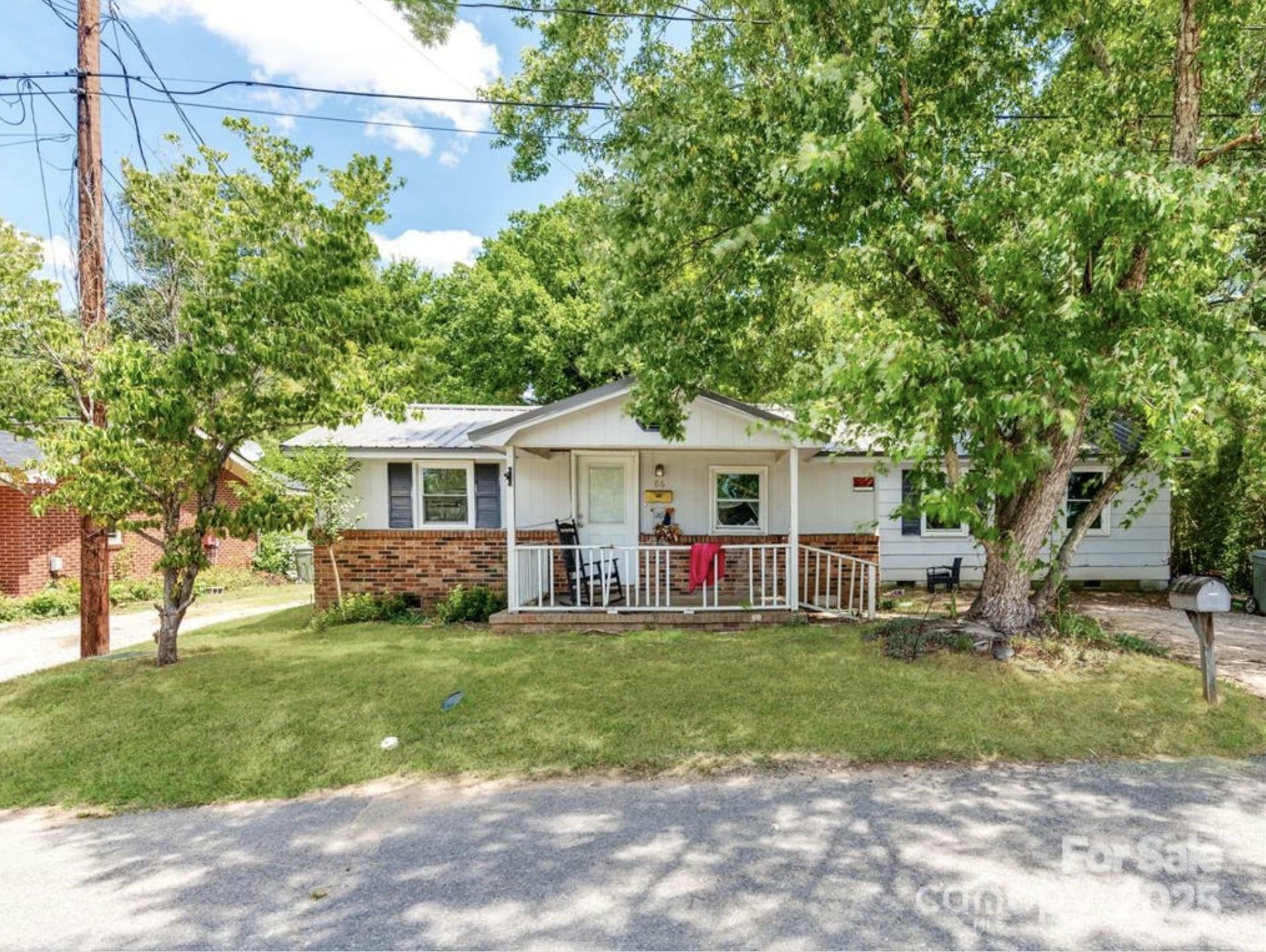 Property Photo: 106 Deaver Street SC 29706