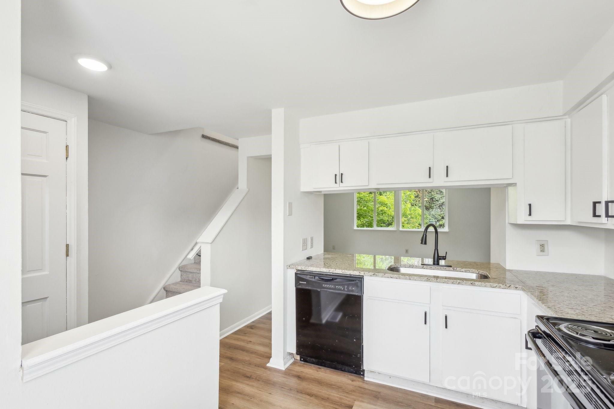 Property Photo: 9424 Lexington Circle F NC 28213
