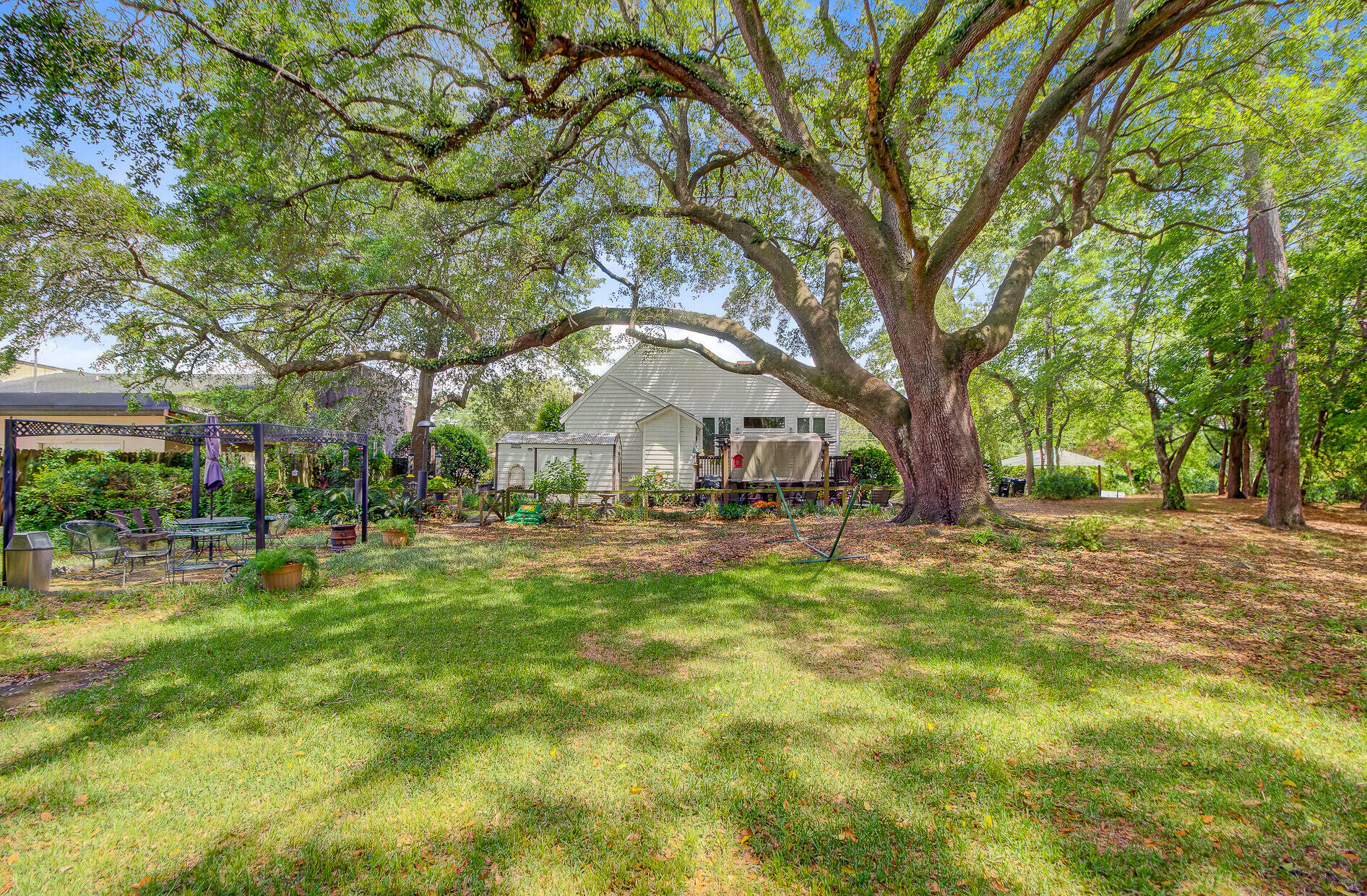 Property Photo: 318 N Magnolia Street SC 29483