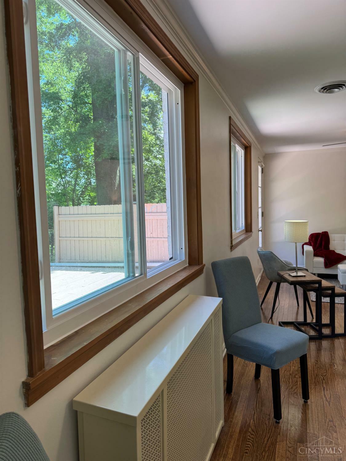 Property Photo: 8 Belknap Place OH 45218