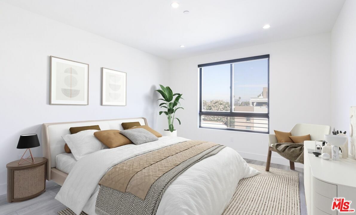 Property Photo: 11800 Courtleigh Dr CA 90066
