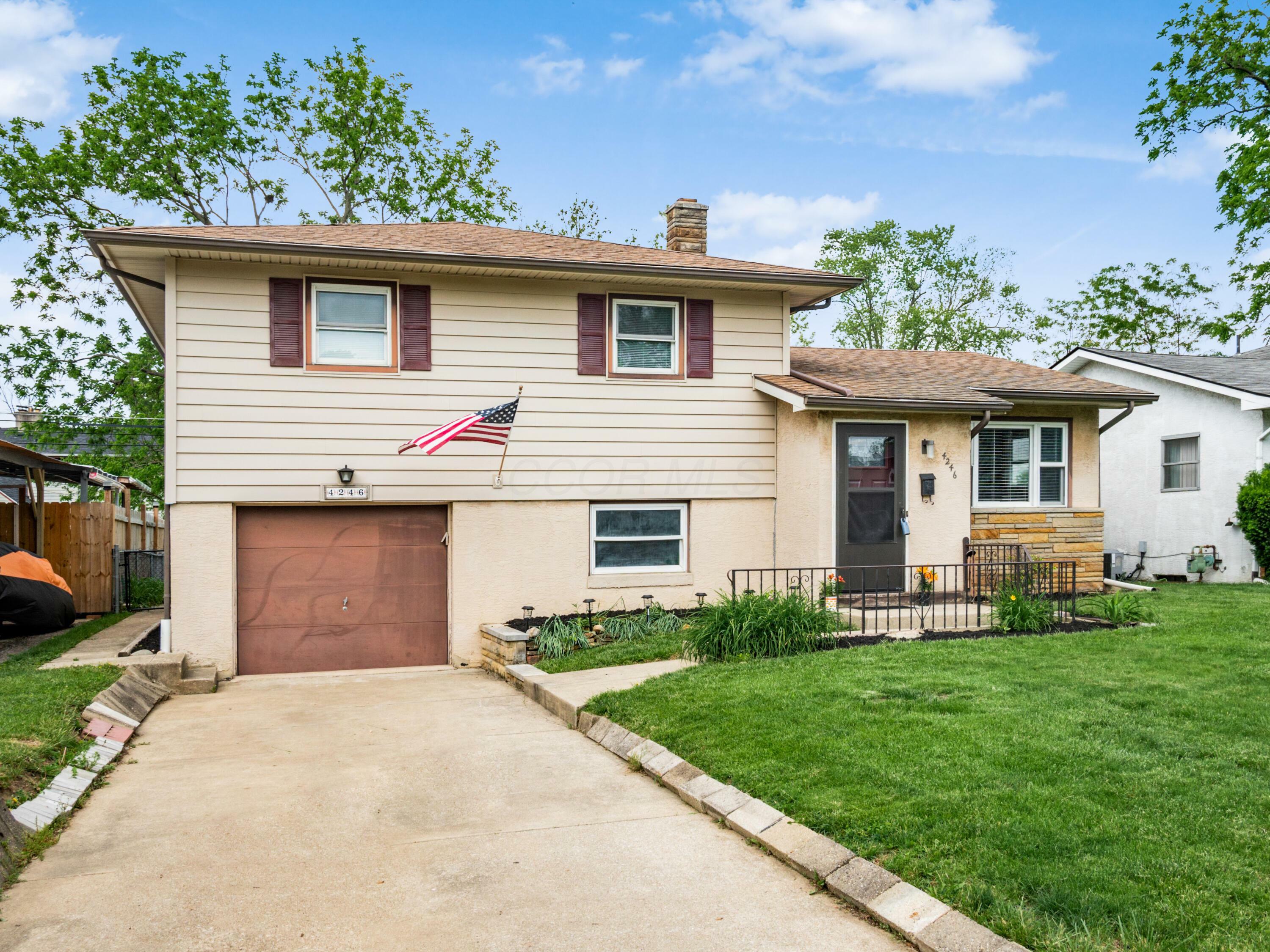 Property Photo: 4246 Medway Avenue OH 43213