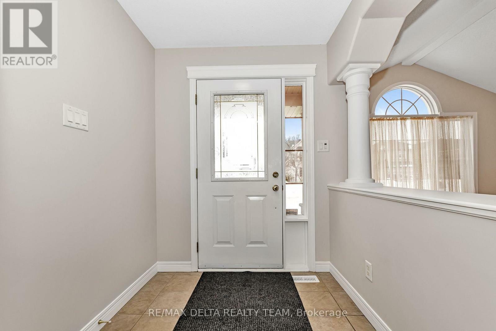 Property Photo: 5 Bentgrass Green ON K2J 4Y1