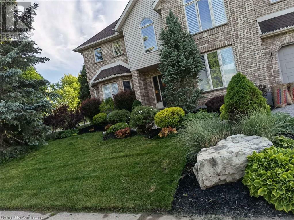 Property Photo: 525 Leighland Drive ON N2T 2H5