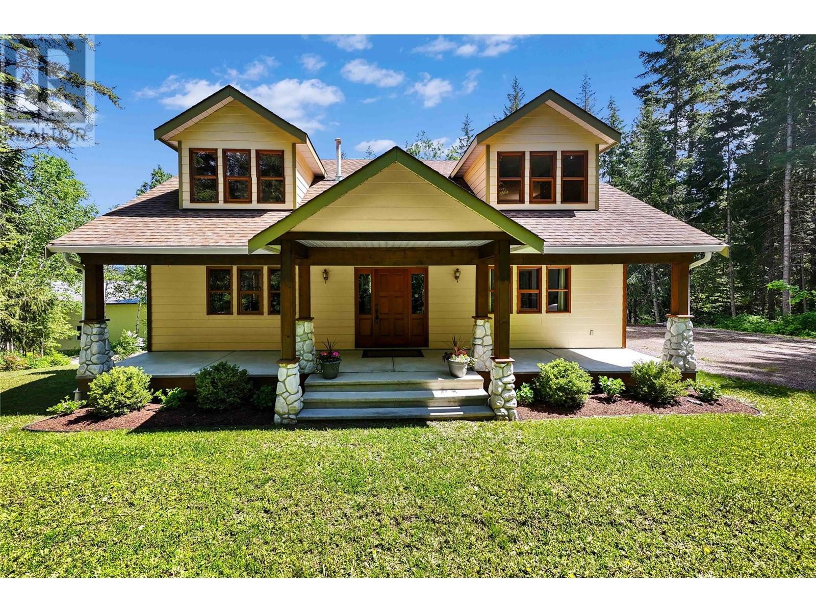 250 60 Street Northwest  Salmon Arm BC V1E 3B2 photo