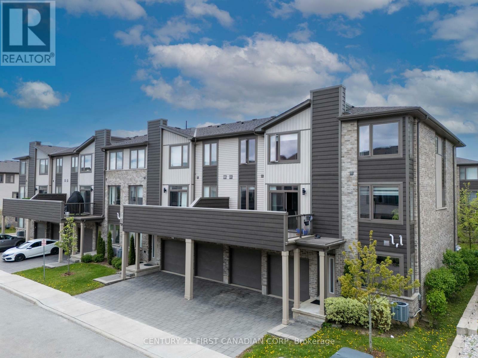 2070 Meadowgate Boulevard 25  London South (South U) ON N6M 0H5 photo