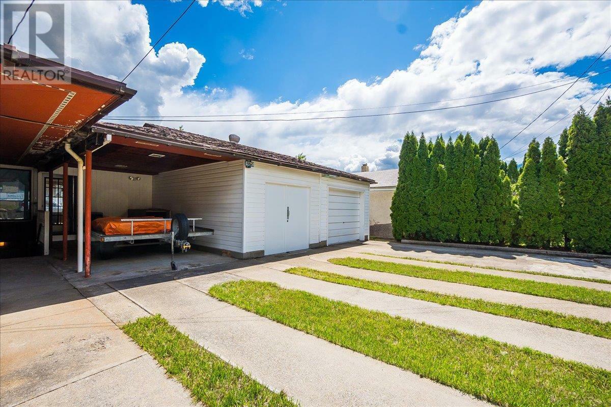 Photo de la propriété: 275 2nd Avenue BC V1R 4V3