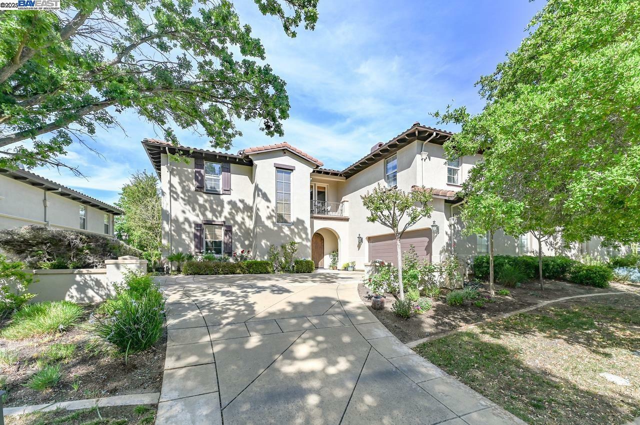 Property Photo: 3560 Ovella Way 8 CA 94566