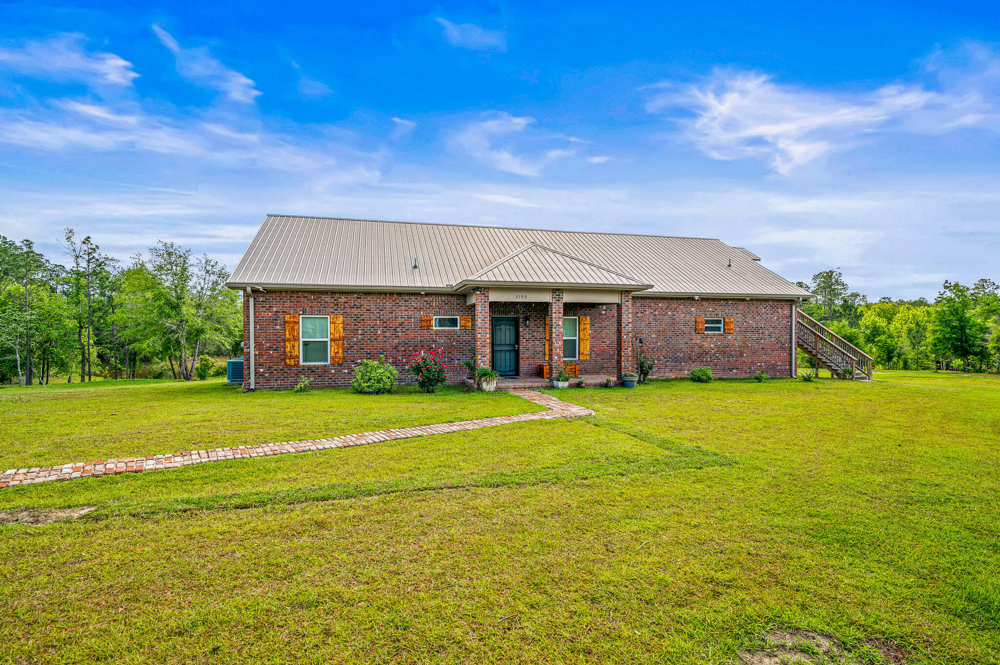 Property Photo: 5105 Pasco Broxson Circle FL 32564