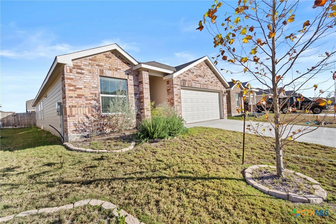 Property Photo: 9063 Rancher Trail TX 78155