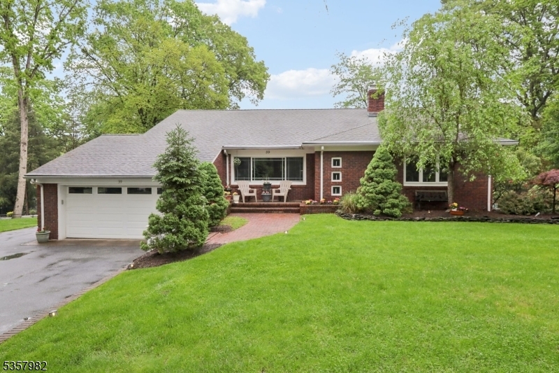 Property Photo: 39 Chuckanutt Dr NJ 07436