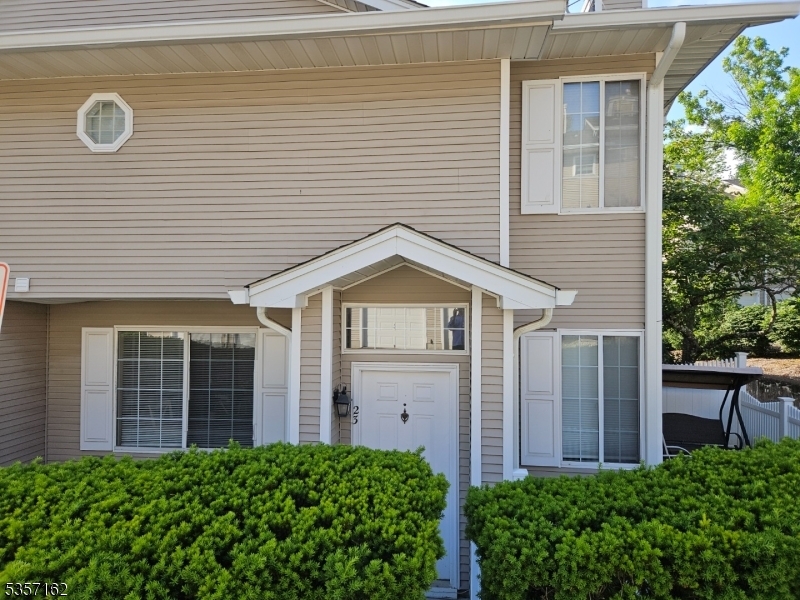 Property Photo:  23 Bentley Court  NJ 07921 