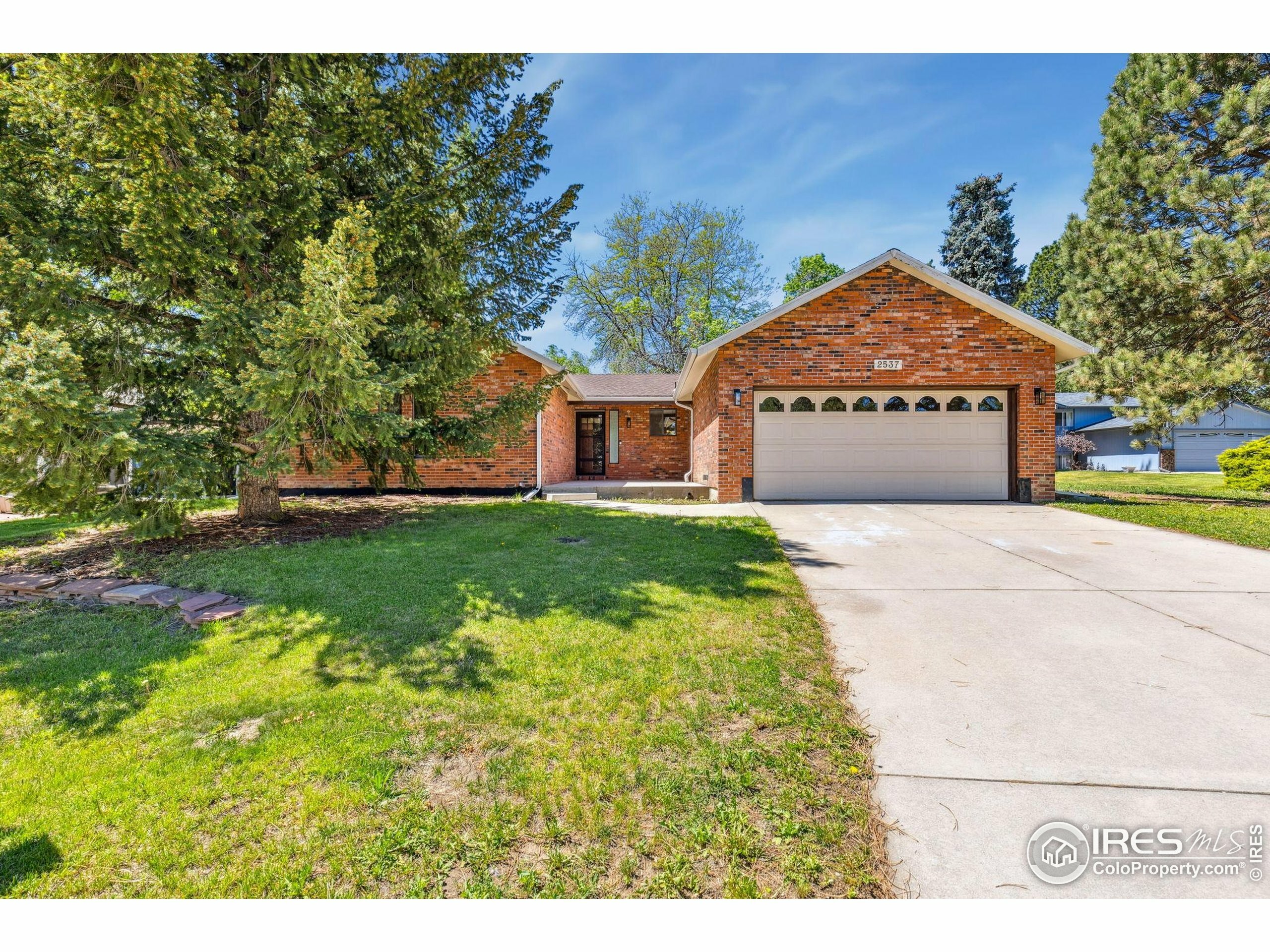 Property Photo: 2537 Lanyon Dr CO 80503