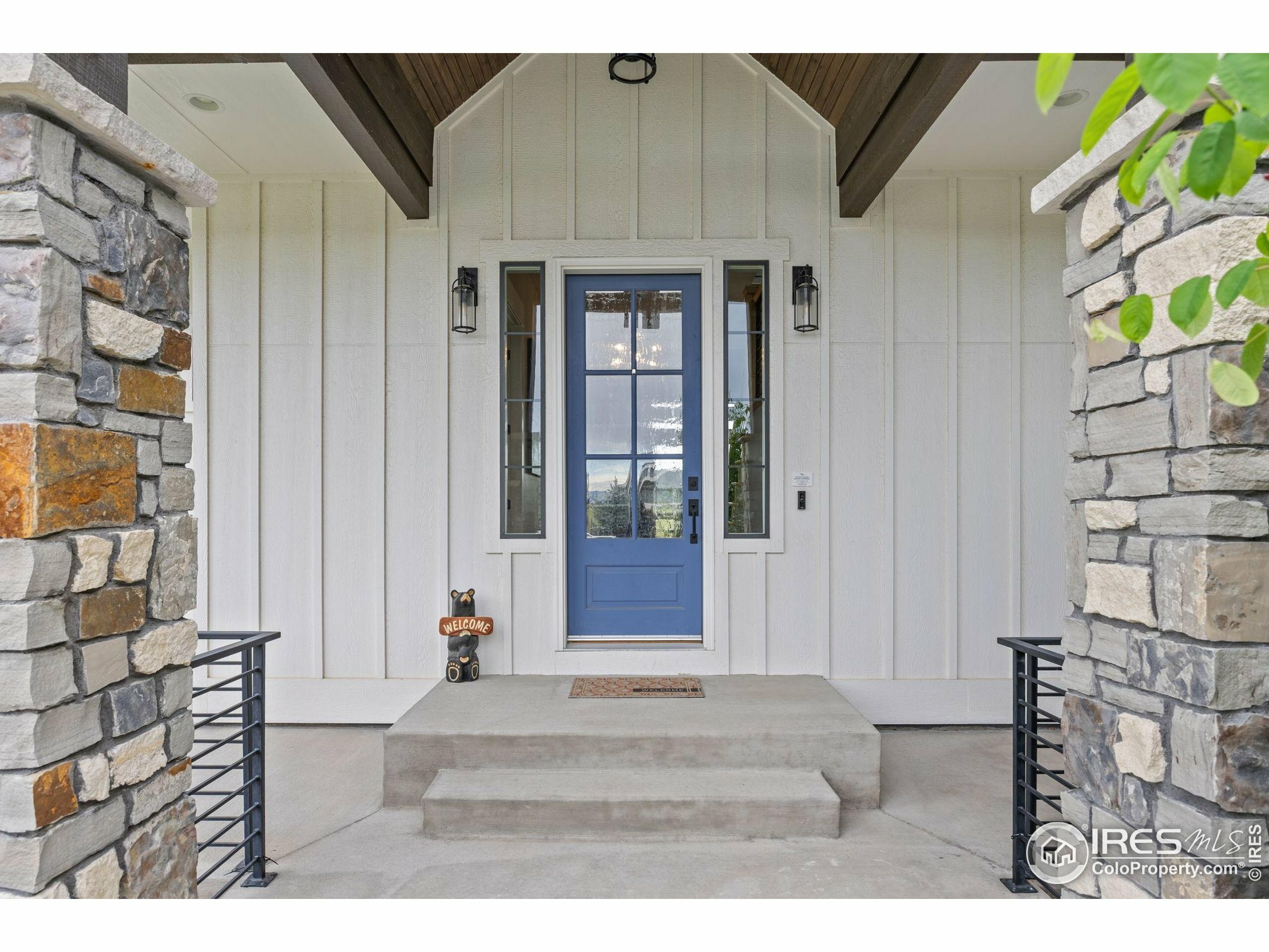 Property Photo: 5810 Last Pointe Dr CO 80550