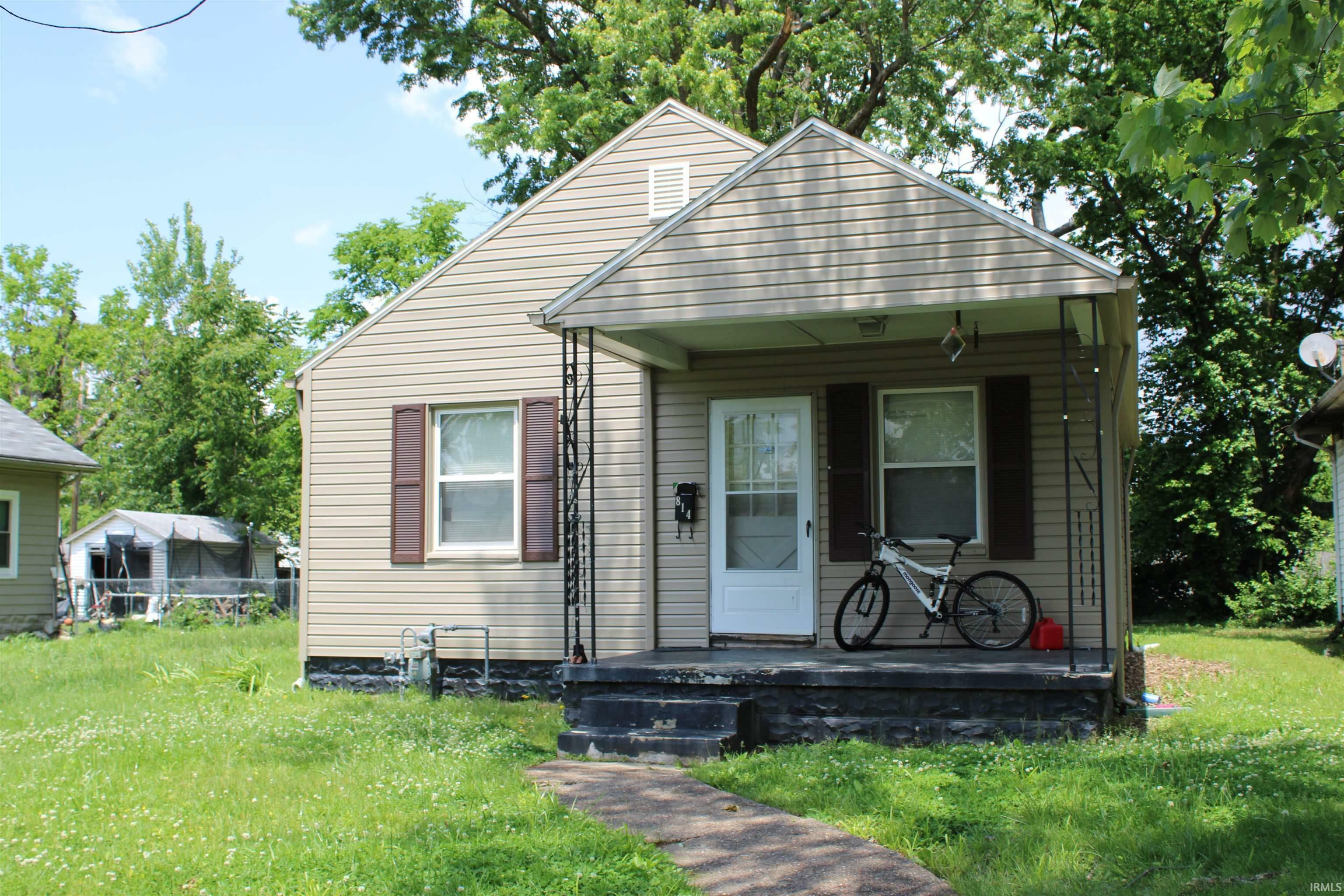 814 Taylor Avenue  Evansville IN 47713-2672 photo